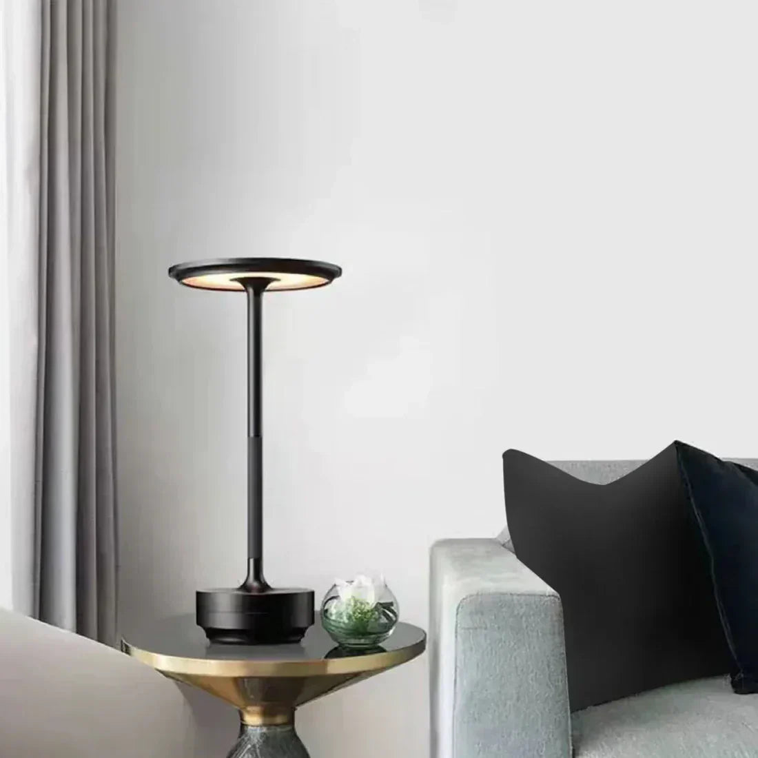 Moderne Messing Cone LED Genopladelig Bordlampe 1-Lys