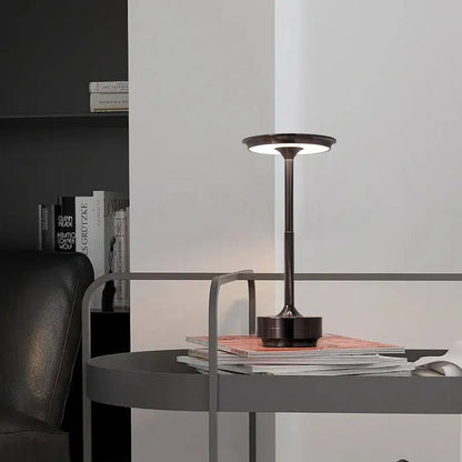 Moderne Messing Cone LED Genopladelig Bordlampe 1-Lys