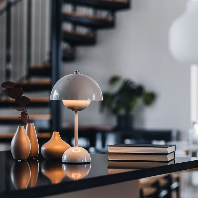 Le Refuge – Trådløs Dæmpbar Bordlampe med Urtepottedesign