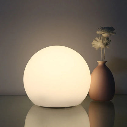 KugleLys – Trådløs LED Bordlampe med 16 Farver & Fjernbetjening