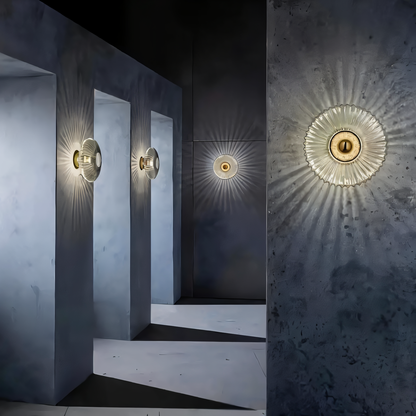 BølgeLys – Nordisk Væglampe i Bølget Glas med LED