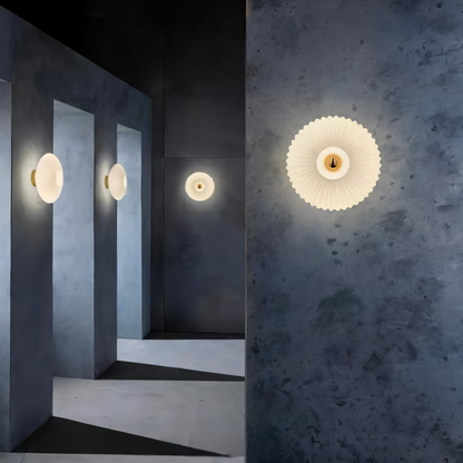 BølgeLys – Nordisk Væglampe i Bølget Glas med LED