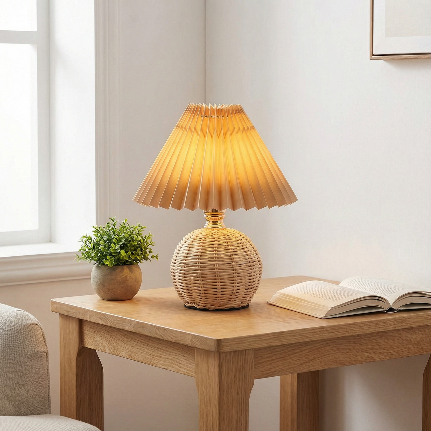 HyggeGlød | Bordlampe i Rattan og Stof  Varm LED Stemningsbelysning